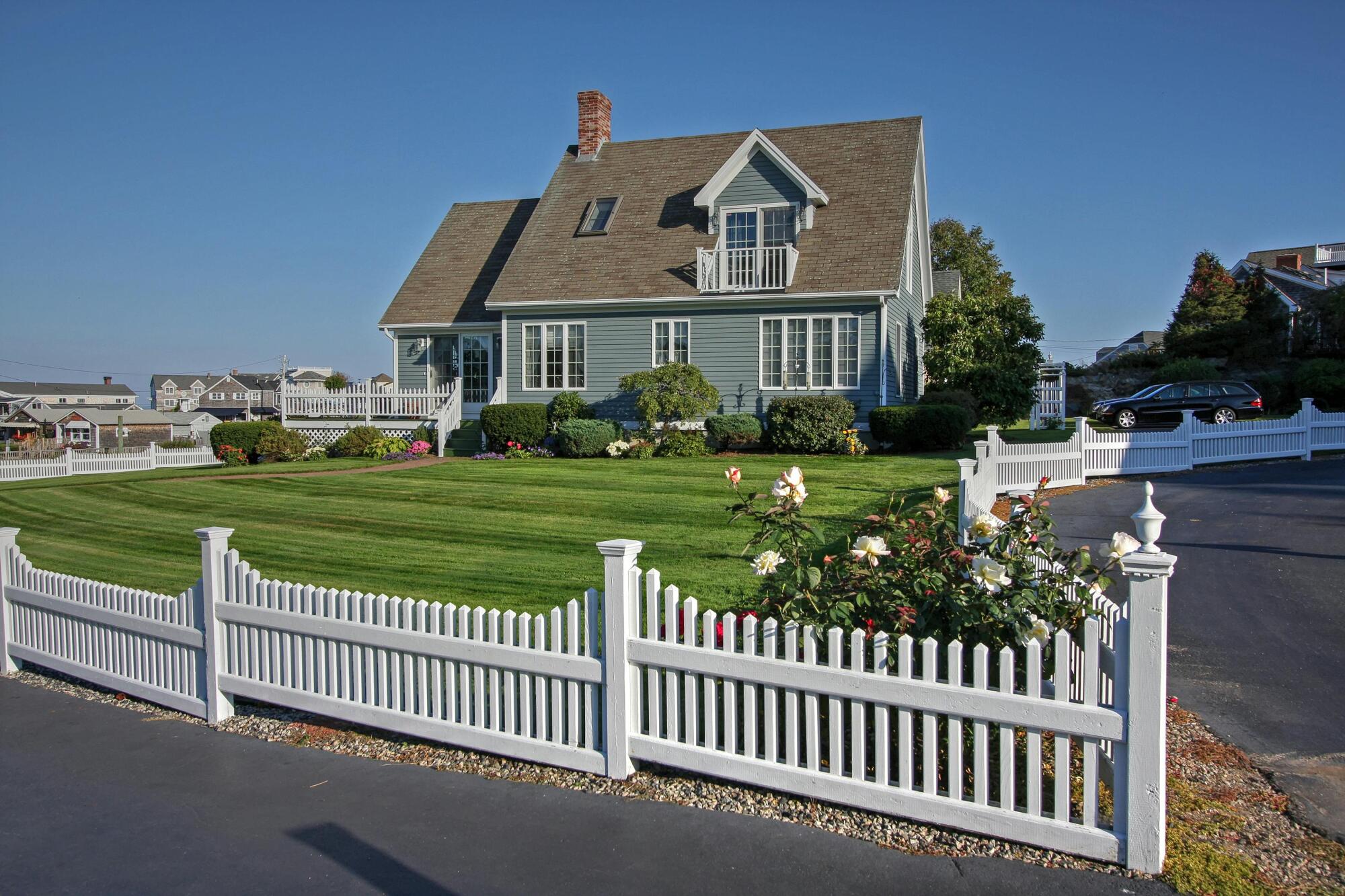 HOA Property Managers: Providing Professional Expertise to Homeowners Associations in Del Mar